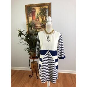 How Very Loved Shift Dress Womens Small White‎ Navy Striped Keyhole Neck